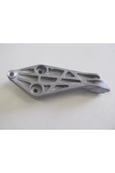 Opel Vectra B 96/99 Şanzuman Bağlantı Kulağı (1.8/2.0)