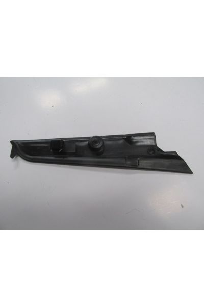 Fiat Grande Punto 06/12 Ön Cam Izgara Tespit Plastiği (Silgi Paneli) Sağ