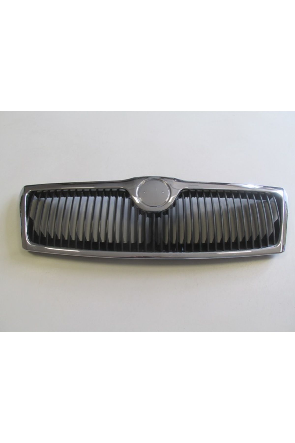 Skoda Octavia 05/09 Ön Panjur (İç Petekleri Siyah/nikelaj Çerçeveli)
