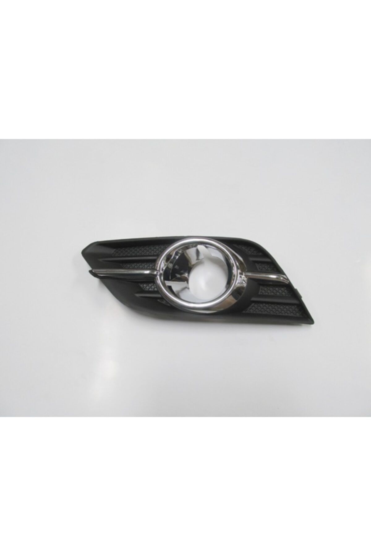 Opel Mokka- 12/16; Sis Lamba Kapağı Sağ Sis Delikli Siyah (SİS YUVASI NİKELAJLI) (TW) 95147588