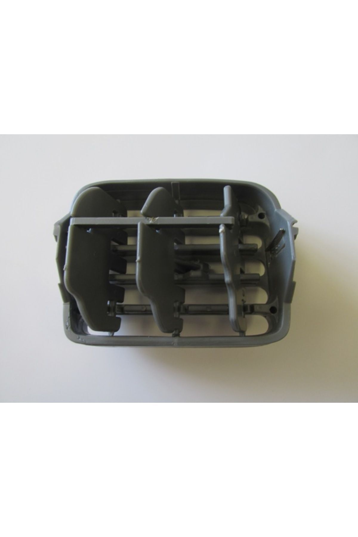 Renault Clıo- 2- Sd/hb- 02/08; Ön Göğüs Üfleme Peteği Sol Gri (DİFİZÖR) 7702258375
