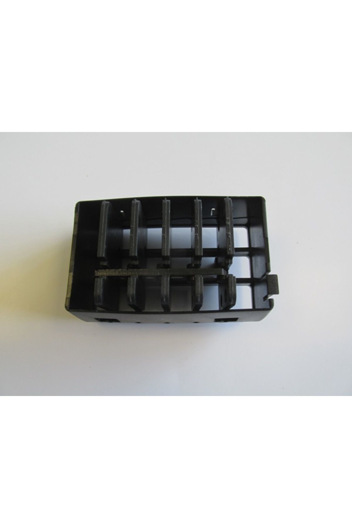 Renault R9- Faırway- 93/96 Ön Göğüs Yan Üfleme Peteği Sol (DİFİZÖR) (1402-3408A)