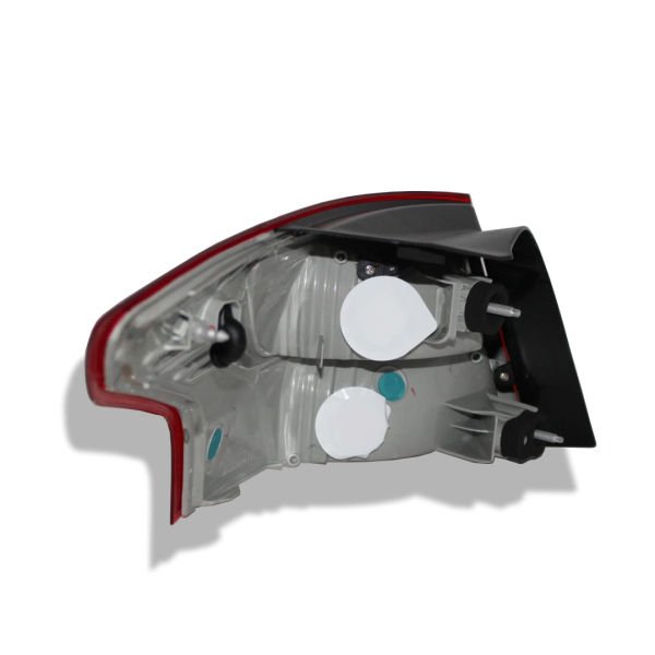 Ford Focus 2011-2015 Sedan Sağ Dış Stop Lambası