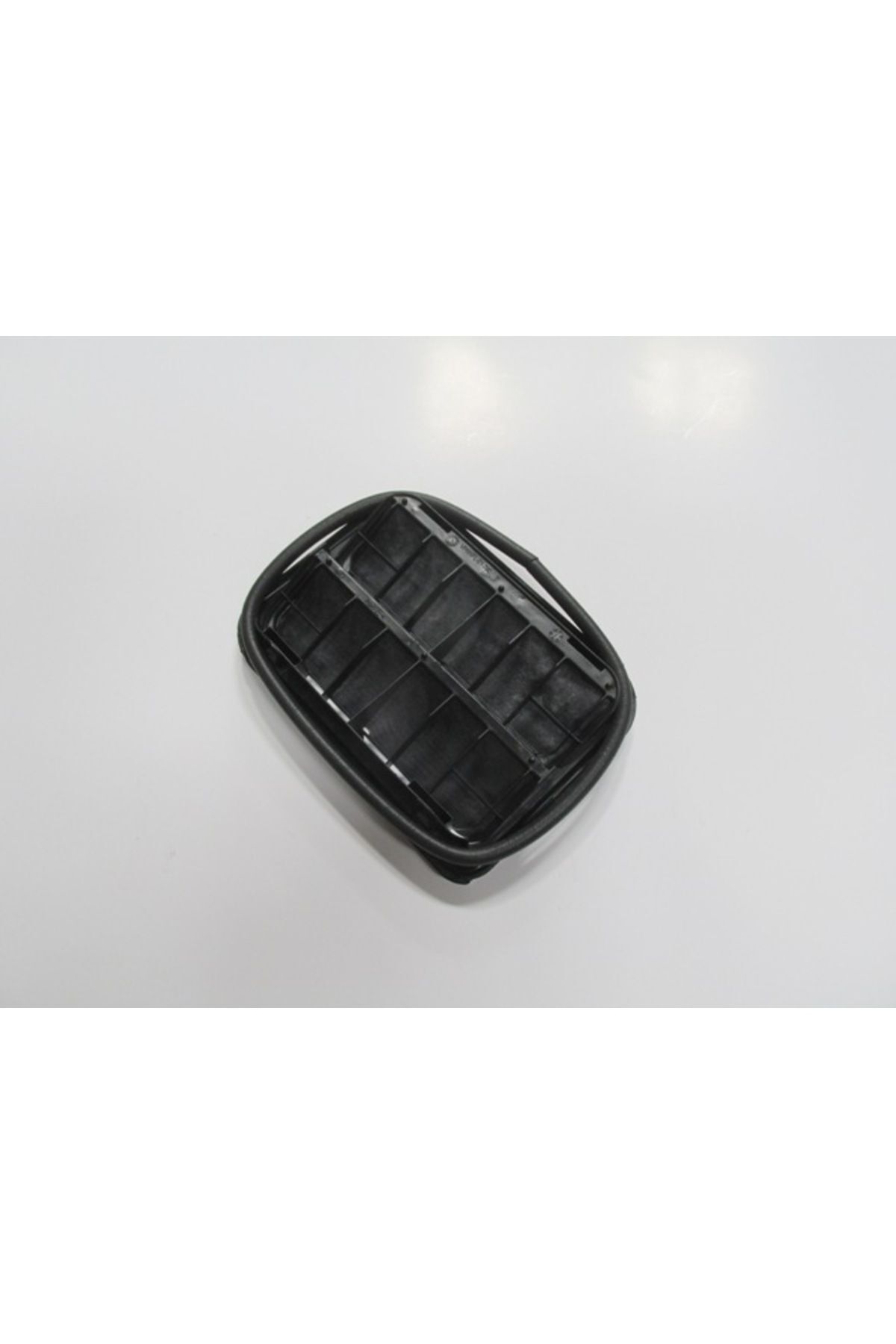 Renault Megane- 1- 98/99; Bagaj Havalandırma Plastiği 7700838358