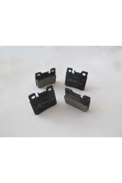 C Class- W202- 93/99; Arka Fren Balatası (KABLOSUZ)(DİSK) (61,8X58,1X13,5)(BRAMAX)