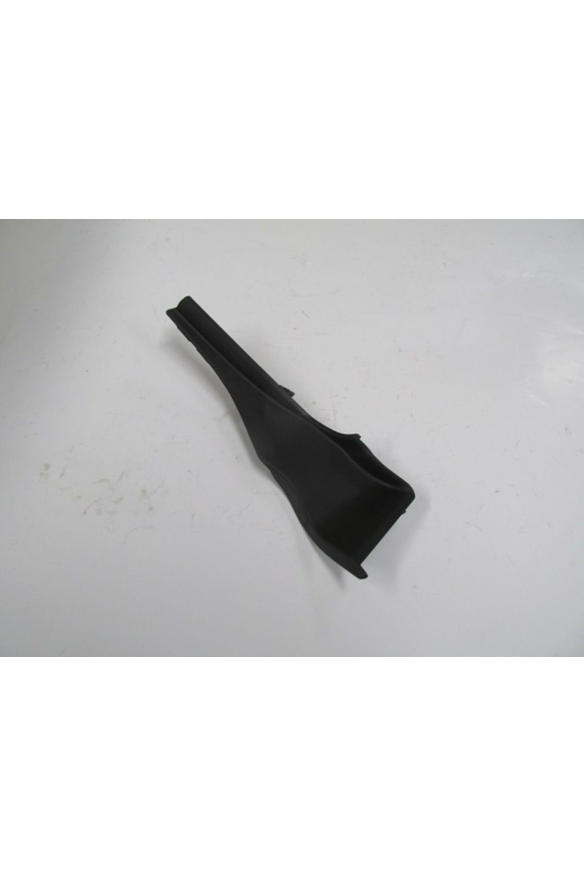 Nıssan Pıck Up- Navara- 16/22; Ön Çamurluk Arka Plastik Kaplaması Sağ (ORİJİNAL) 63820-4jg0g