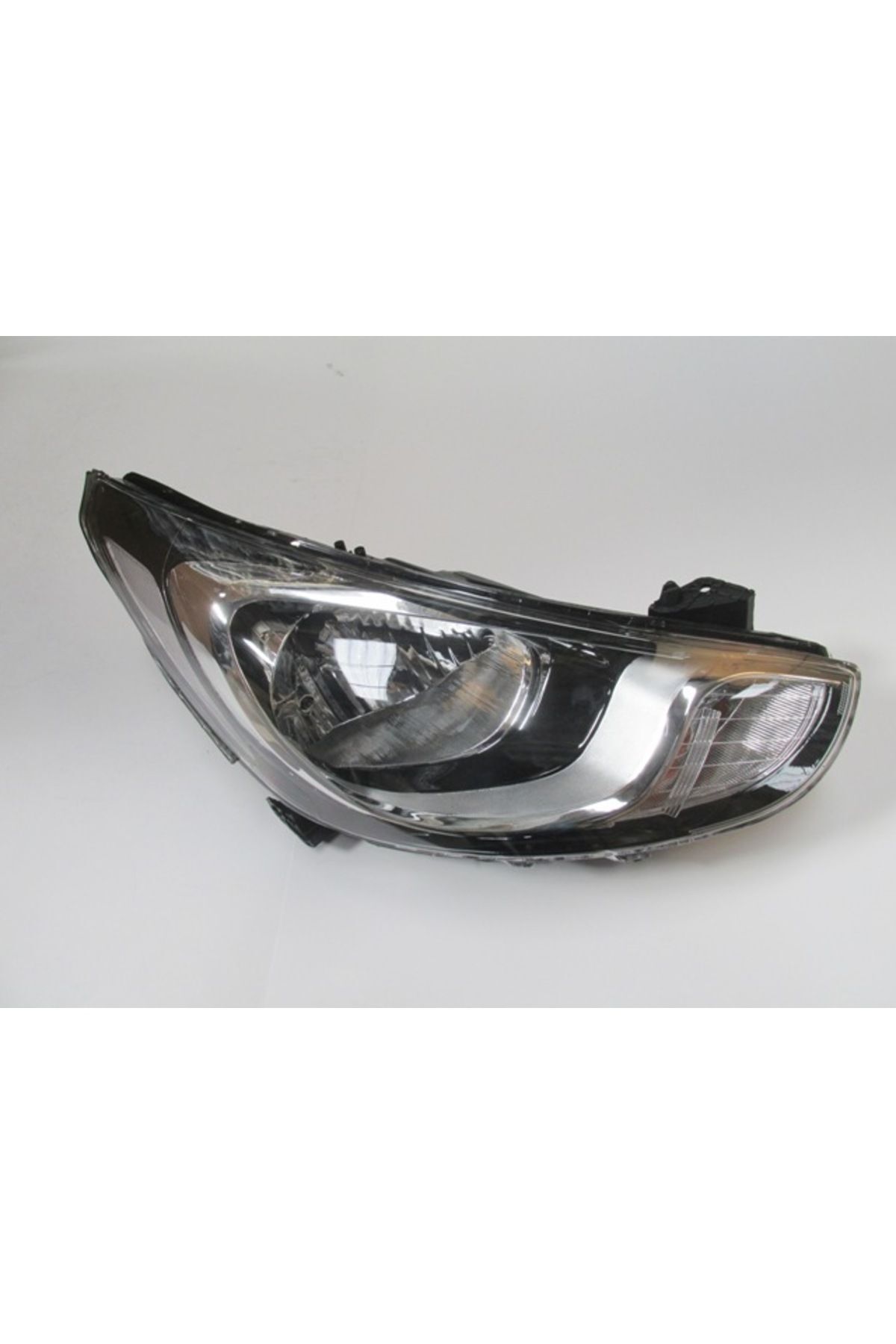 Hyundaı Accent-blue-11/14;far Lambası Sağ Elektrikli/motorlu/beyaz Reflektörlü Ledsiz H4 92102-1r040