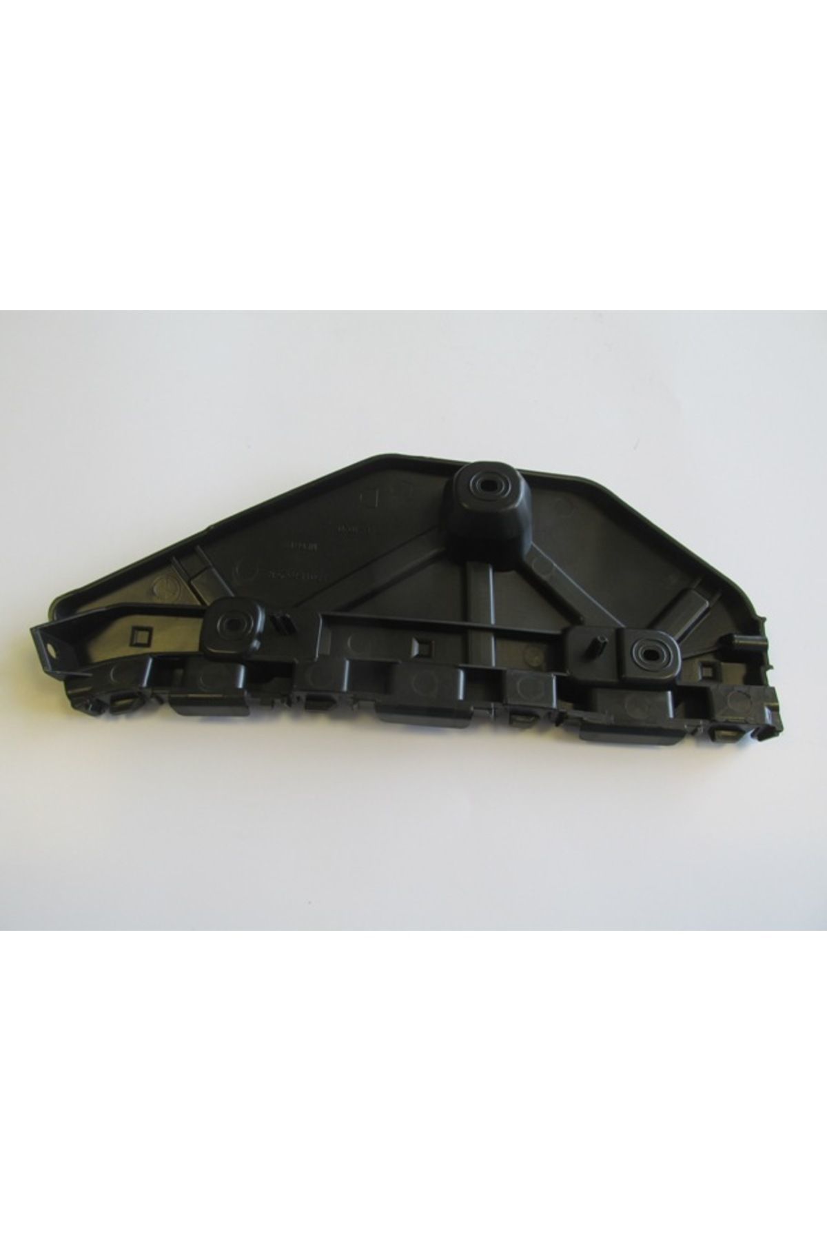 -ParçaAnında RENAULT EXPRESS- 21/24; ARKA TAMPON İÇ BAĞLANTI BRAKETİ SAĞ