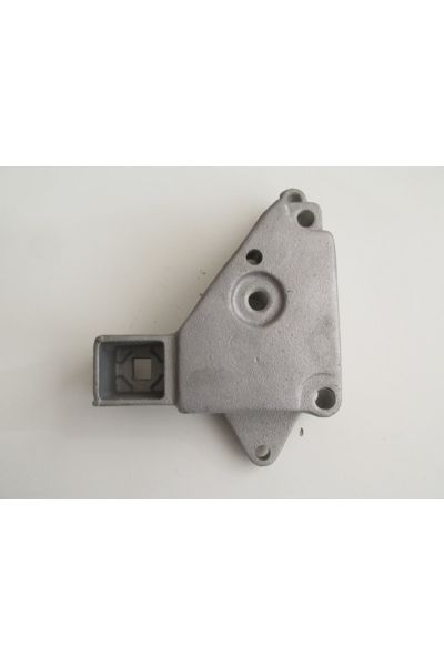 RENAULT CLIO- 2- SD- 98/01; MOTOR TAKOZU BAĞLANTI KULAĞI (ALÜMİNYUM)