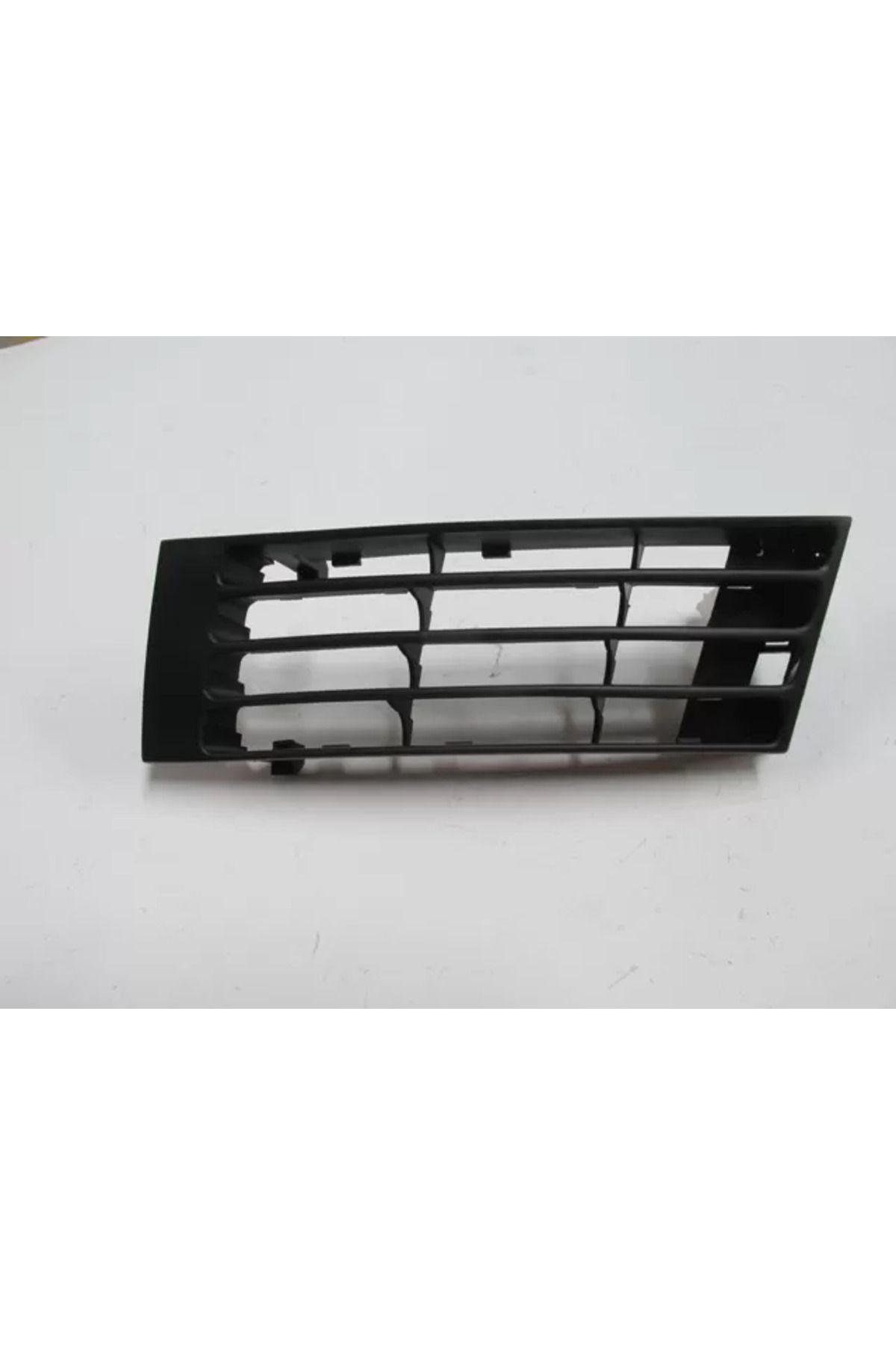 AUDI A4- 00-01 SİS LAMBA KAPAĞI SAĞ SİYAH OEM NO: 8D0807346AA3F UYUMLU 1312-2061