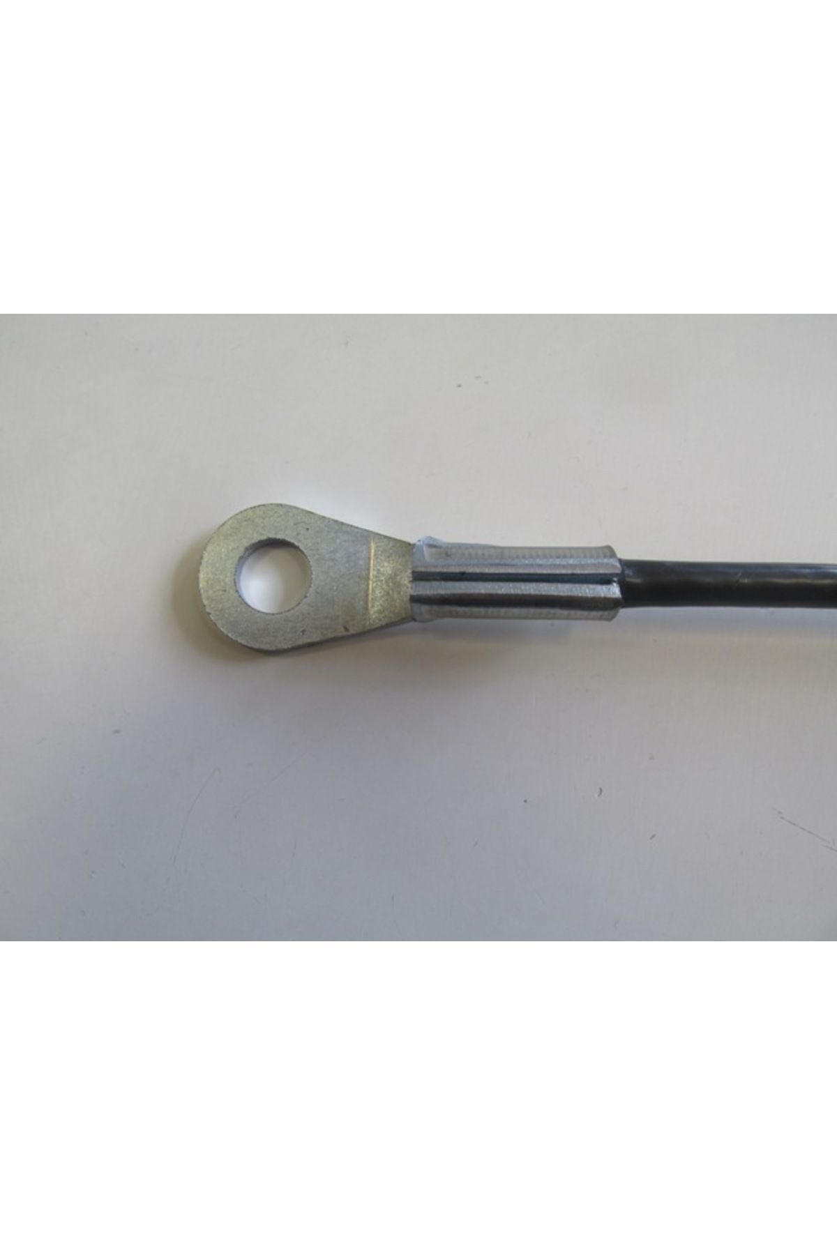 Toyota Hılux- Pıck Up Vıgo- D4d 12/15; Bagaj Destek Teli (35,5 CM) (BAGAJ HALATI) 65770-0k010