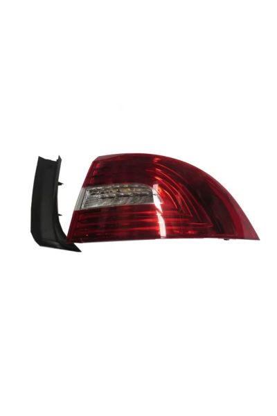 Skoda Superb- 13/15; Dış Stop Lambası Sağ Kırmızı/beyaz/led Tesisatlı (TW-Y)