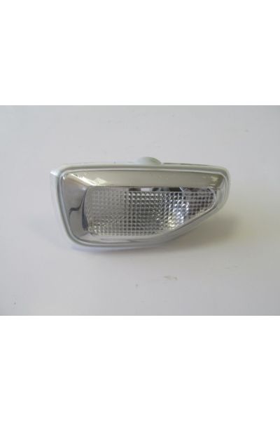 Dacıa Sandero- 13/20; Çamurluk Sinyali Sağ Beyaz 261601801r