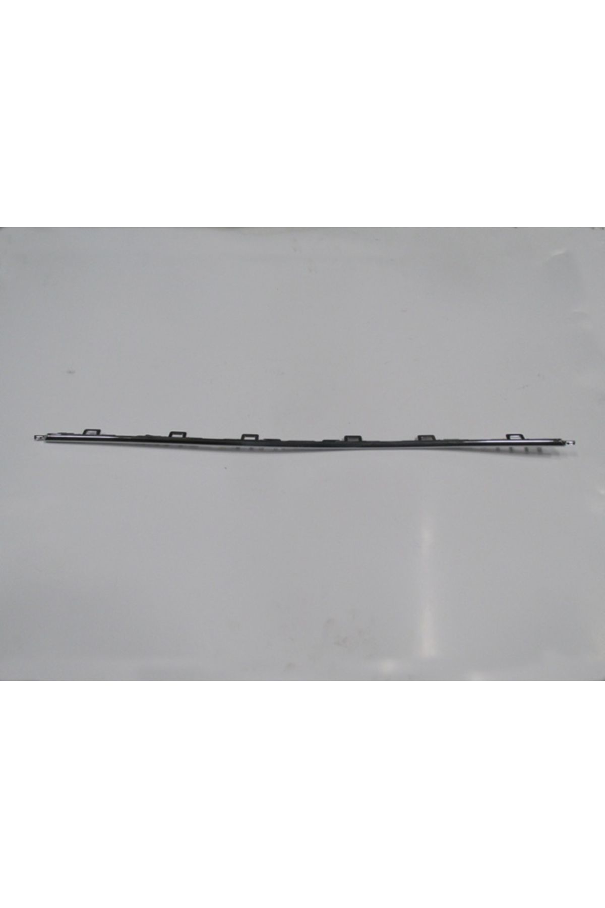 Volkswagen Passat B8 14/18 Arka Tampon Çıtası Orta Nikelajı (Tw)