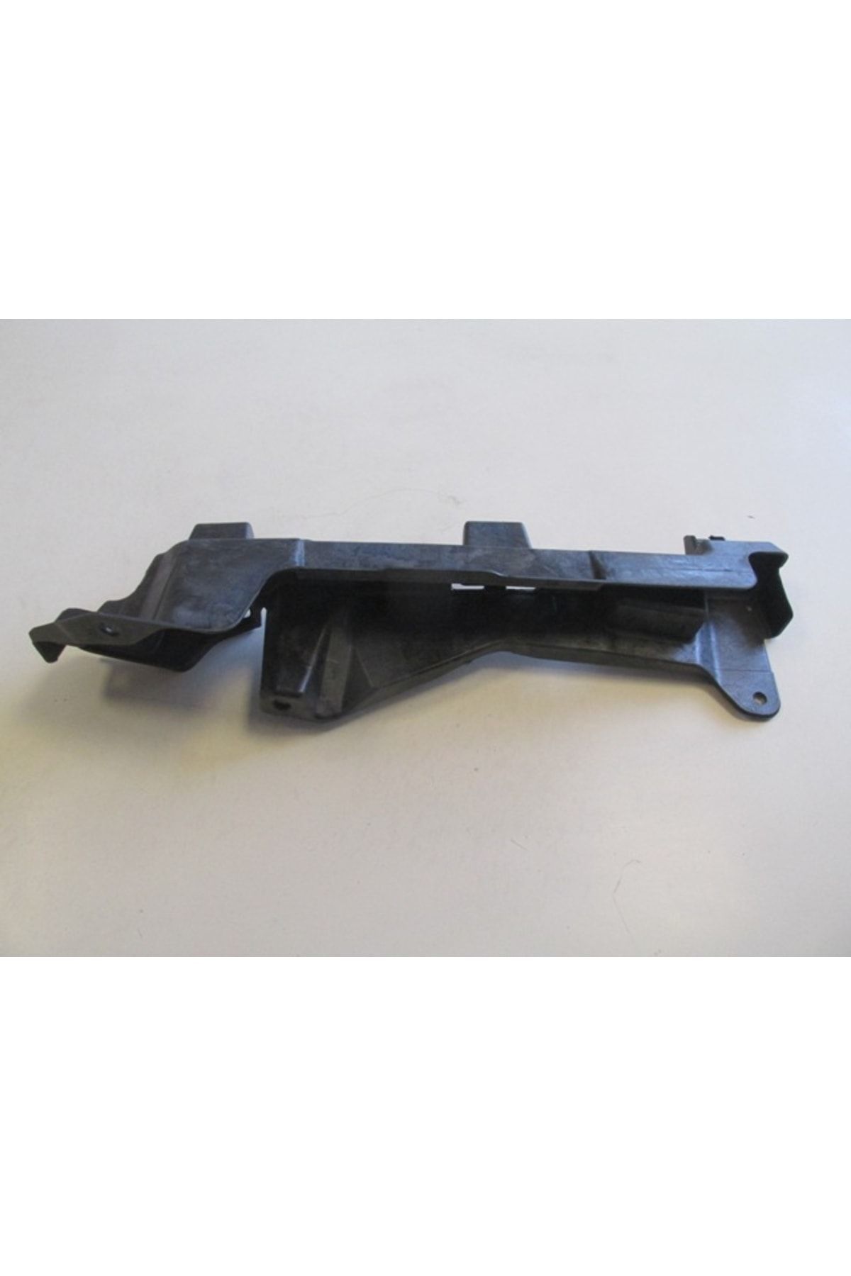 RENAULT KANGOO- 4- 14/21; ÖN ÇAMURLUK BAĞLANTI SUPORTU SOL (Oem No: 631232841R) TST5776