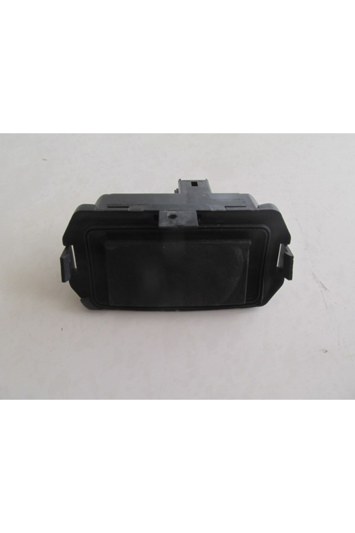 Renault Kangoo- 4- 14/21; Bagaj Açma Düğmesi (Butonu) (Oem No: 8200076256) Tst5793