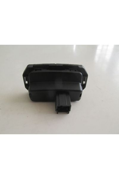 Renault Kangoo- 4- 14/21; Bagaj Açma Düğmesi (Butonu) (Oem No: 8200076256) Tst5793