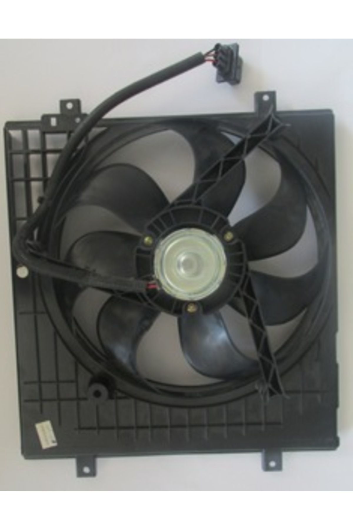 Audi A3 97/03 Radyatör Fan Kanadı 1.6/1.8/1.8t/1.9 Tdı (Motorlu) (Oris)