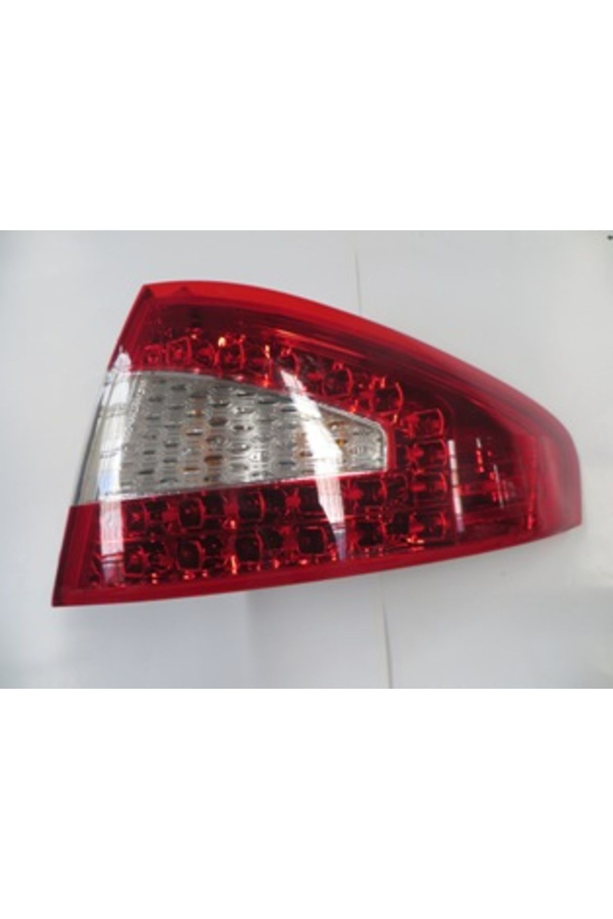 Ford Mondeo 07/11 Dış Stop Lambası Sağ Kırmızı/beyaz Sedan (Famella)