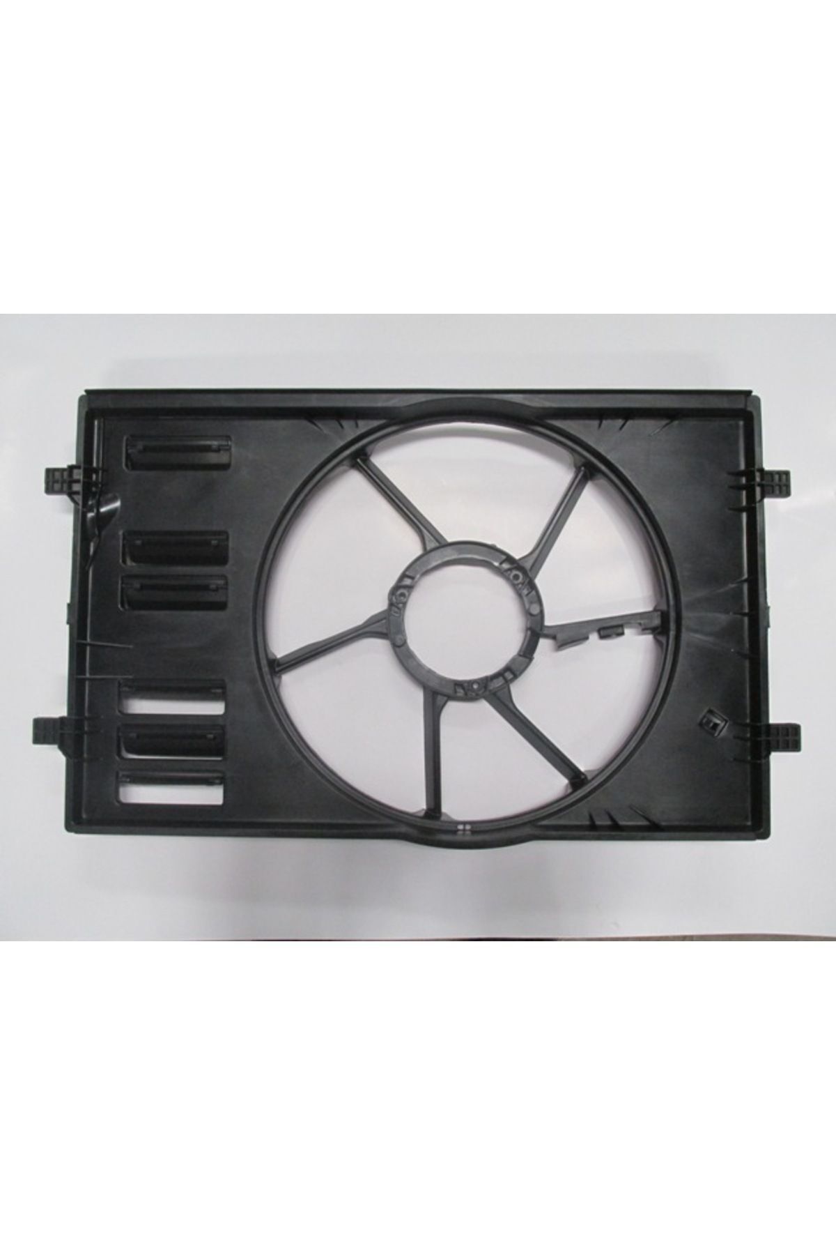 Volkswagen Passat- B8- 14/18; Radyatör Fan Davlumbazı Boş Gövde (TEKLİ) (TW-Y) 5q0121205c