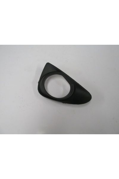Toyota Yaris 11/14 Sis Lamba Kapağı Sağ Siyah (Sis Delikli) (Tyg)