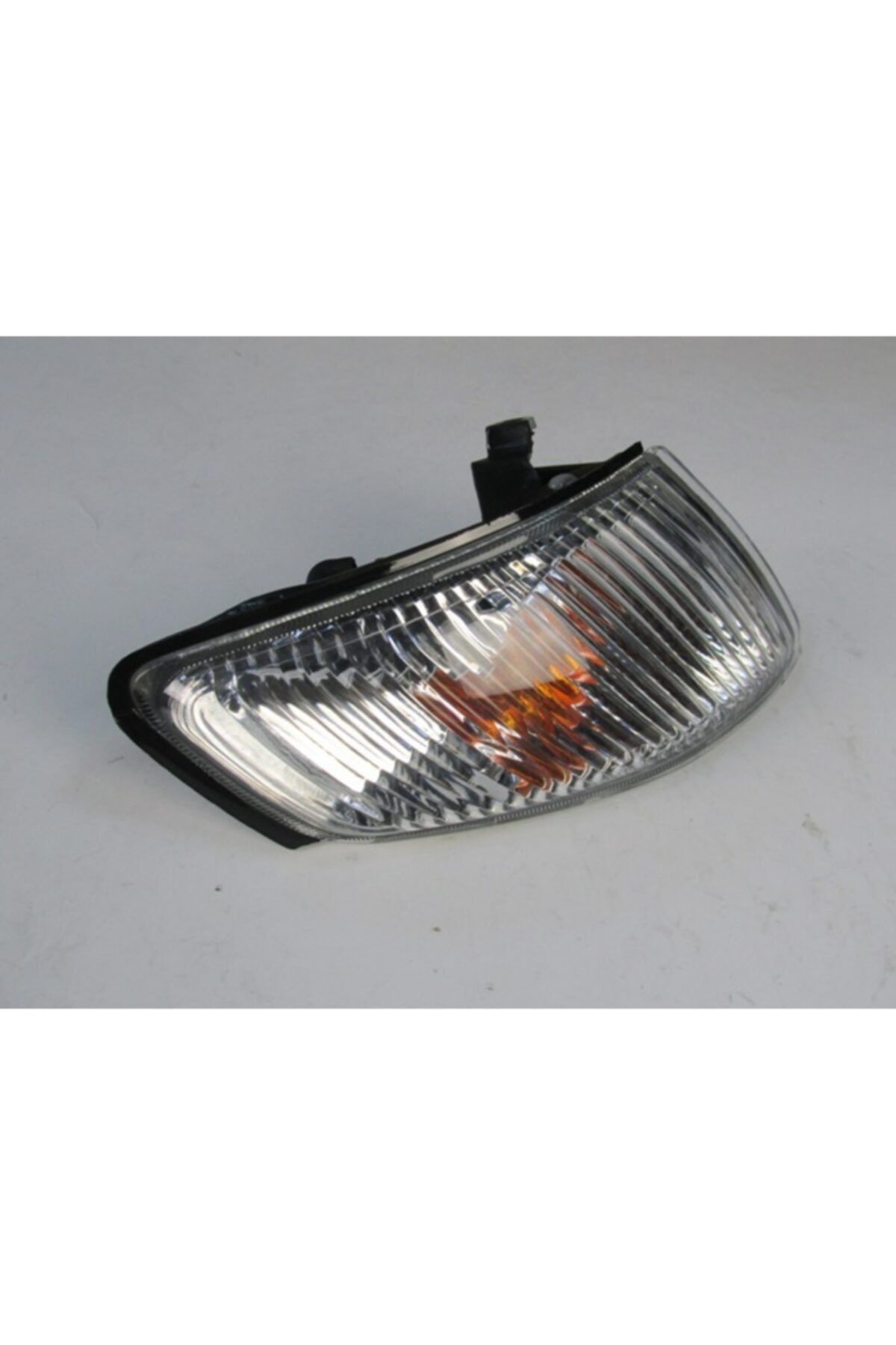 Mazda 626- Sd/hb- 98/00; Ön Sinyal Sağ (SİYAH ÇERÇEVELİ) (CASP) Ge4t-51-060c