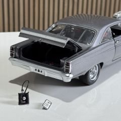 1:18 Ford Fairlane Street Machine 1967 - GMP