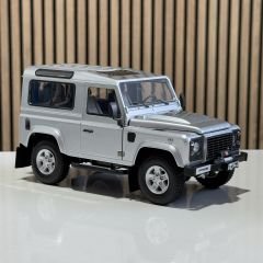 1:18 Land Rover Defender 90 Indus Silver - Kyosho