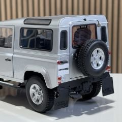 1:18 Land Rover Defender 90 Indus Silver - Kyosho