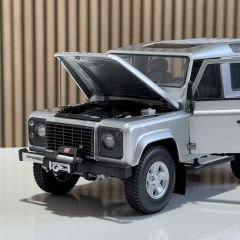 1:18 Land Rover Defender 90 Indus Silver - Kyosho
