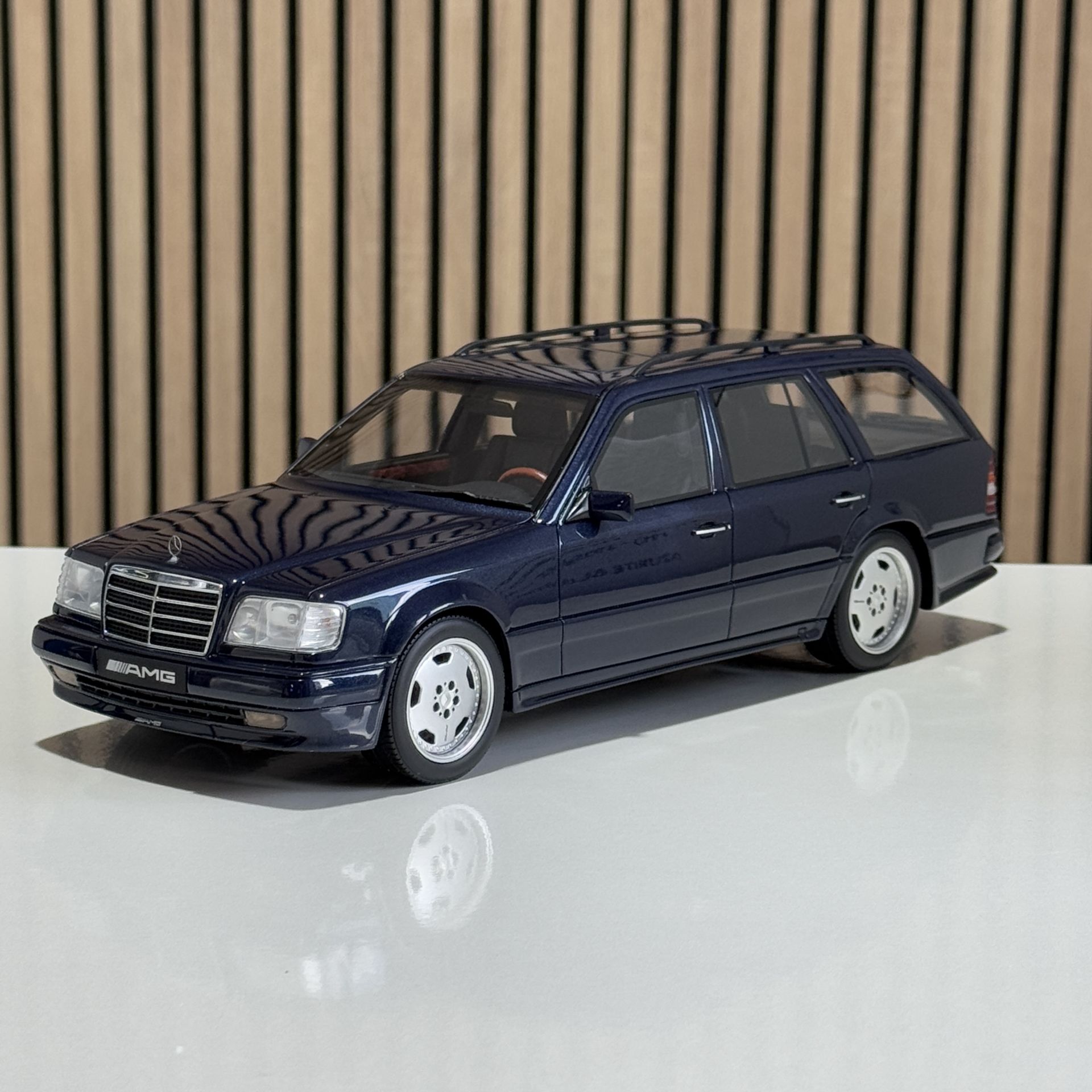 1:18 Mercedes-Benz E36 Ph.3 AMG W124 Azurite Blue - OTTO