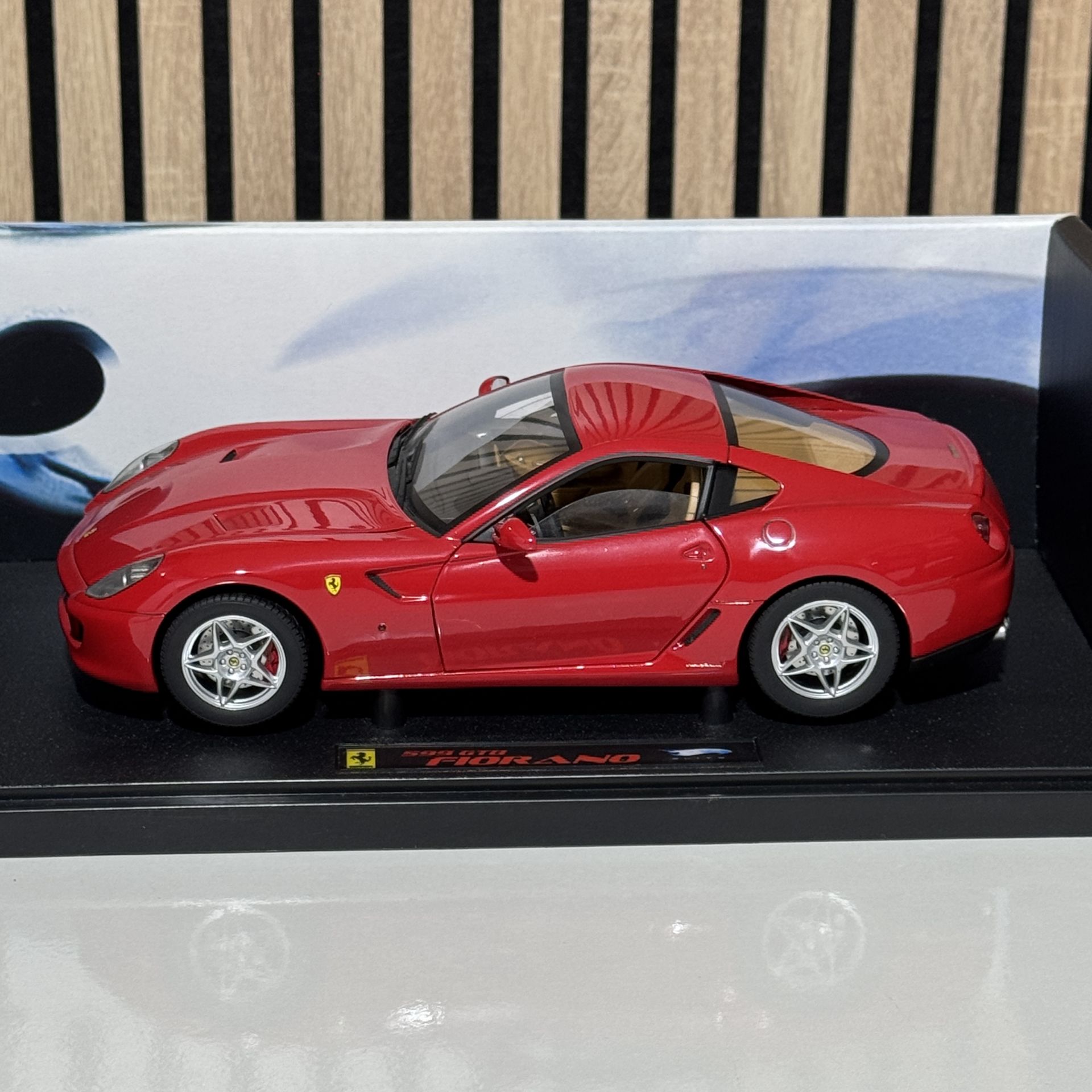 1:18 Ferrari 599 GTB Fiorano 2007 Red - Hot Wheels Elite