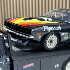 1:18 Dan Gurney's Plymouth Set Barracuda+Dodge D300 - ACME