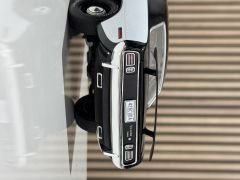 1:18 Plymouth Hemi Barracuda Black and White 1971 - ACME