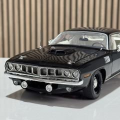 1:18 Plymouth Hemi Barracuda Black and White 1971 - ACME