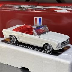 1:18 Ford Mustang Convertible 1964 1/2 - Precision 100