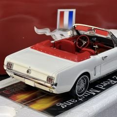 1:18 Ford Mustang Convertible 1964 1/2 - Precision 100