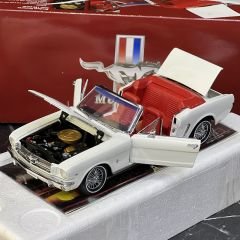 1:18 Ford Mustang Convertible 1964 1/2 - Precision 100