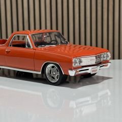 1:18 Chevrolet El Camino SS Custom Cruiser 1965 Orange - ACME