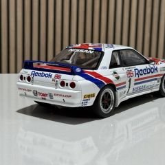 1:18 Nissan Skyline R32 Reebok with Driver Figure - Autoart Mill