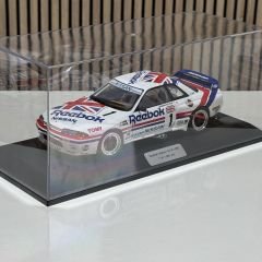 1:18 Nissan Skyline R32 Reebok with Driver Figure - Autoart Mill