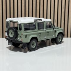 1:18 Land Rover Defender 110 Heritage Edition 2015- Almost Real