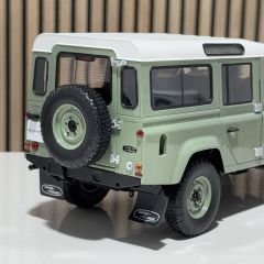 1:18 Land Rover Defender 110 Heritage Edition 2015- Almost Real