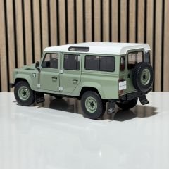1:18 Land Rover Defender 110 Heritage Edition 2015- Almost Real