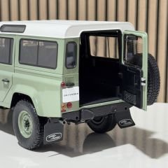 1:18 Land Rover Defender 110 Heritage Edition 2015- Almost Real