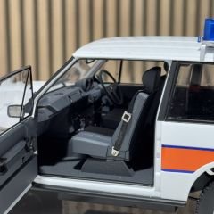 1:18 Land Rover Range Rover Classic Police Car - Almost Real