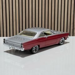 1:18 Ford Fairlane Street Fighter Restomod 1967 - GMP