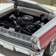 1:18 Ford Fairlane Street Fighter Restomod 1967 - GMP