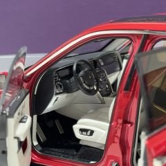 1:18 Rolls-Royce Cullinan Red/Silver - Dealer Edition