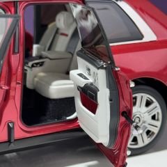 1:18 Rolls-Royce Cullinan Red/Silver - Dealer Edition